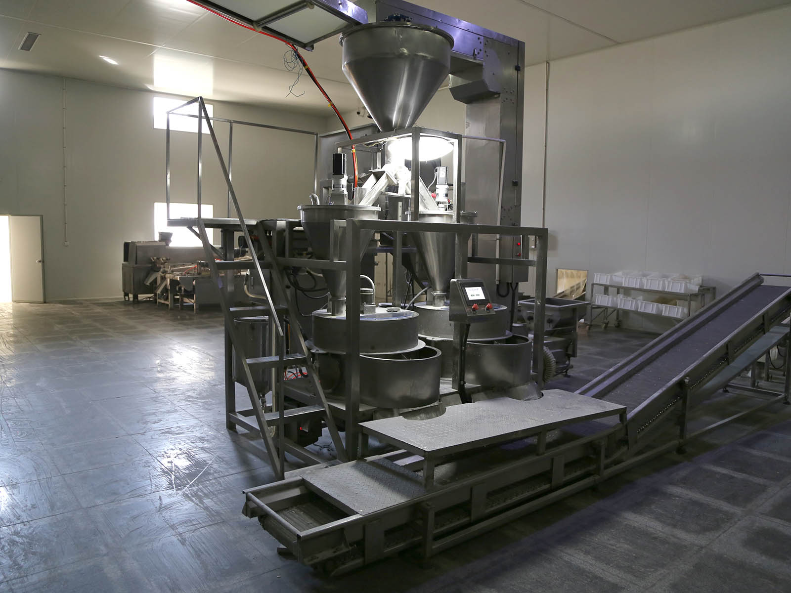 Automatic wrapping machine
